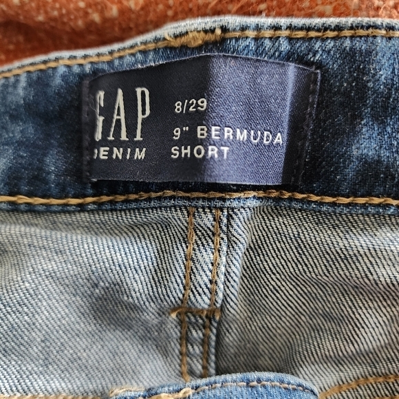 GAP 9" BERMUDA SHORTS - Picture 5 of 5